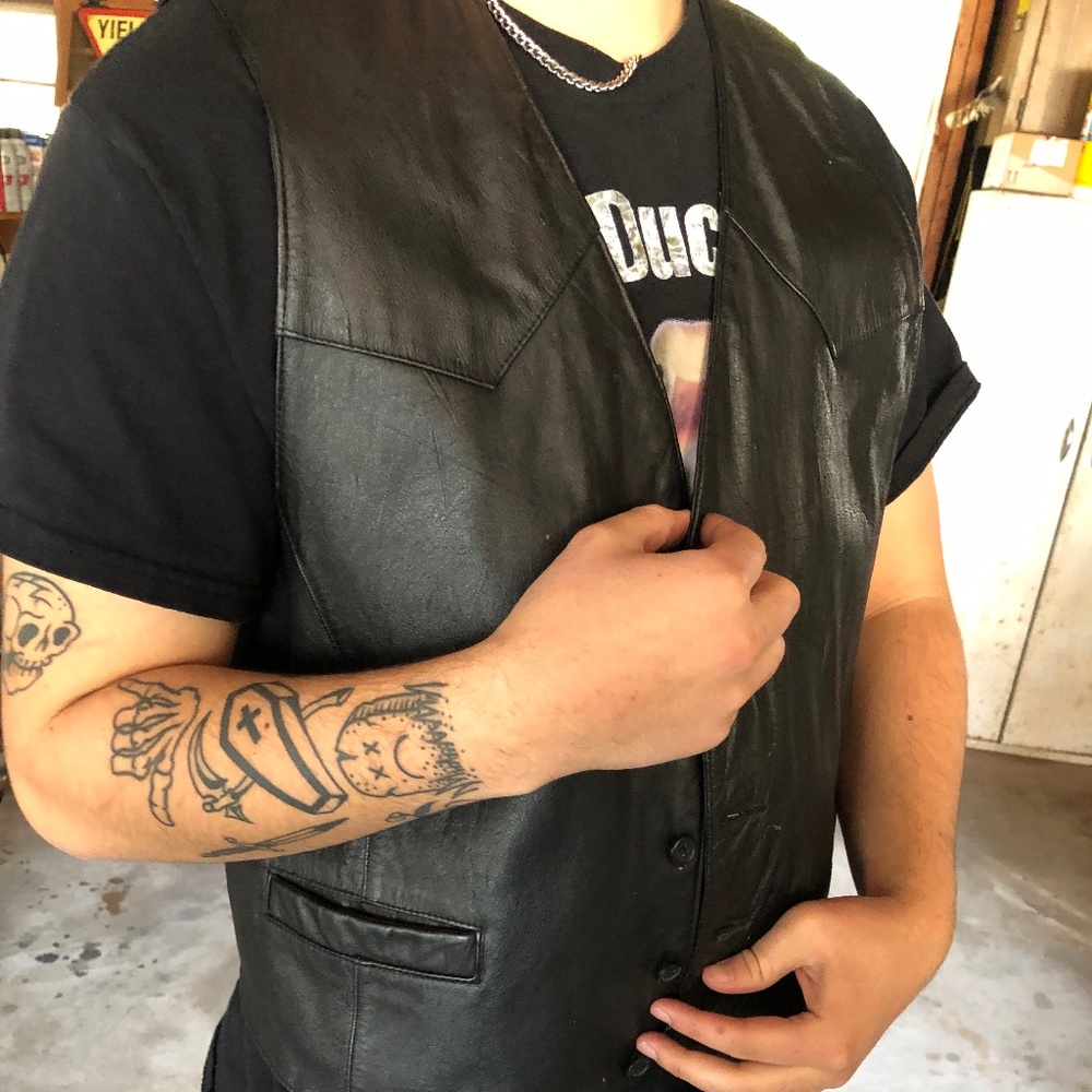 Men's Size Large Black Leather Vest